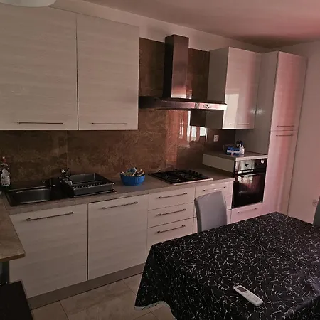 Modern Three Bedroom In Center Bugibba * St. Paul's Bay