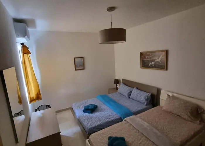 Daire Modern Three Bedroom In Center Bugibba *